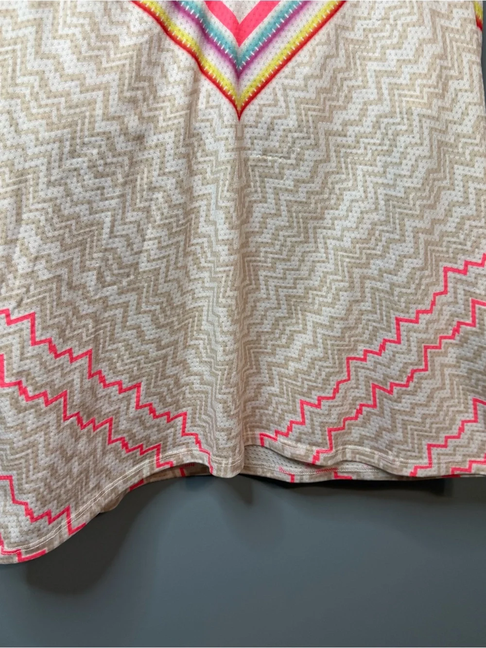 Lucky in Love Chevron Athletic Tank Top Large 12 White Pink Racerback